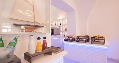 Marina Hotel Charming Rooms