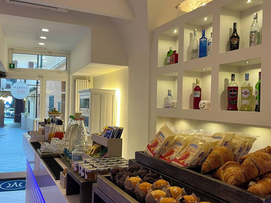 Daily buffet breakfast (EUR 15 per person)