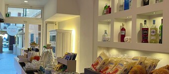 Marina Hotel Charming Rooms