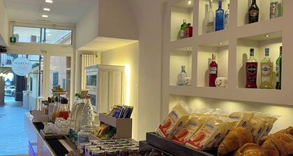 Marina Hotel Charming Rooms