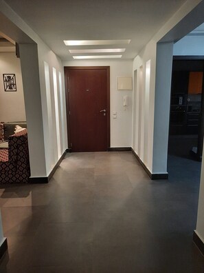 Lobby - Grey 1 (Casablanca)