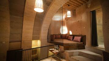 Superior Cave Suites Room | Living area | Heated floors