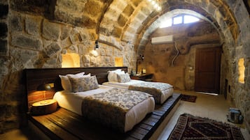 Premium bedding, minibar, individually decorated, individually furnished