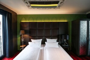 Suite (2 Personen) | 1 bedroom, minibar, in-room safe, individually decorated - Haverkamp Suites (Bremerhaven)