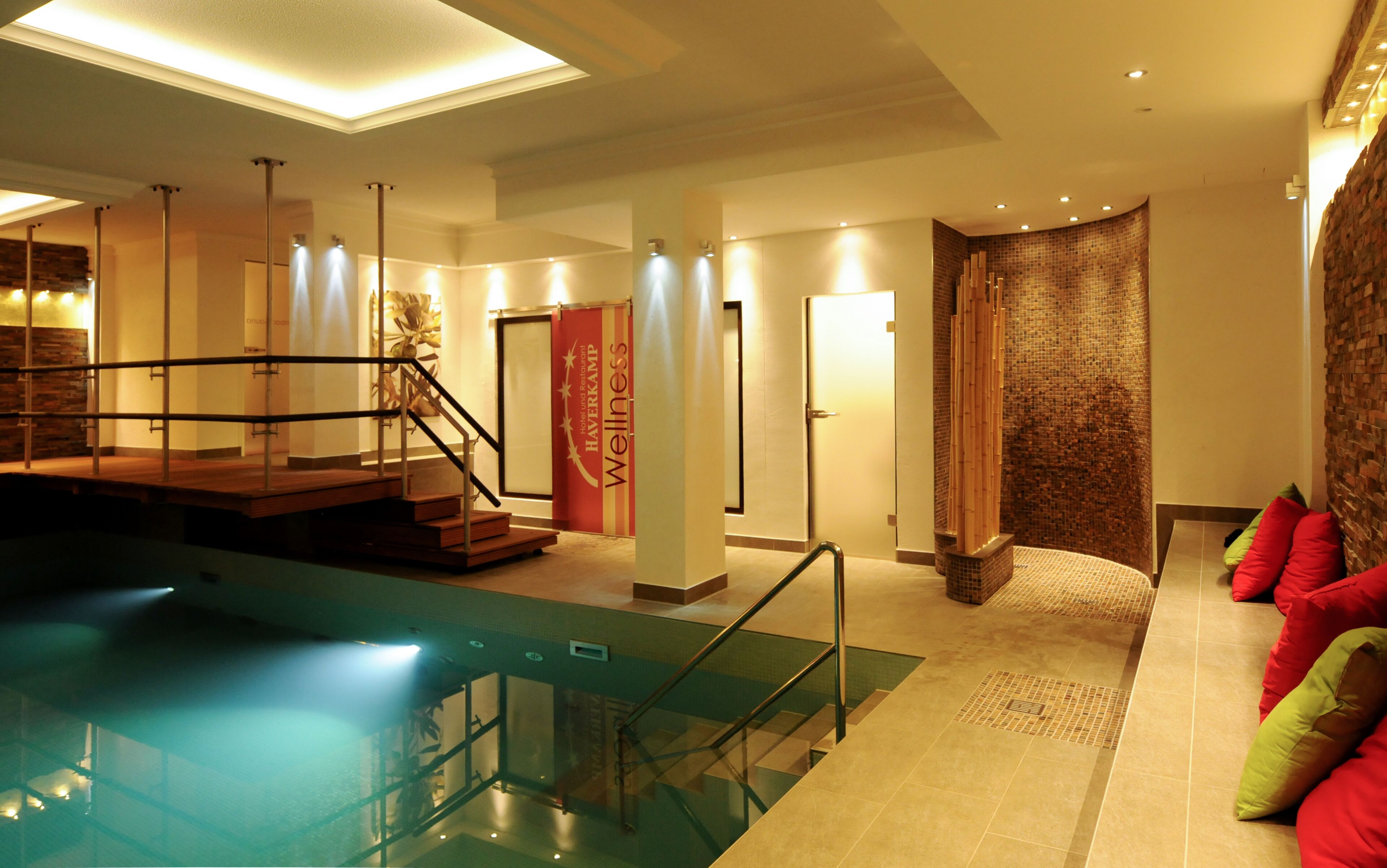 Exercise/lap pool