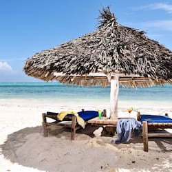 Spiaggia privata, sabbia bianca, ombrelloni, teli da spiaggia