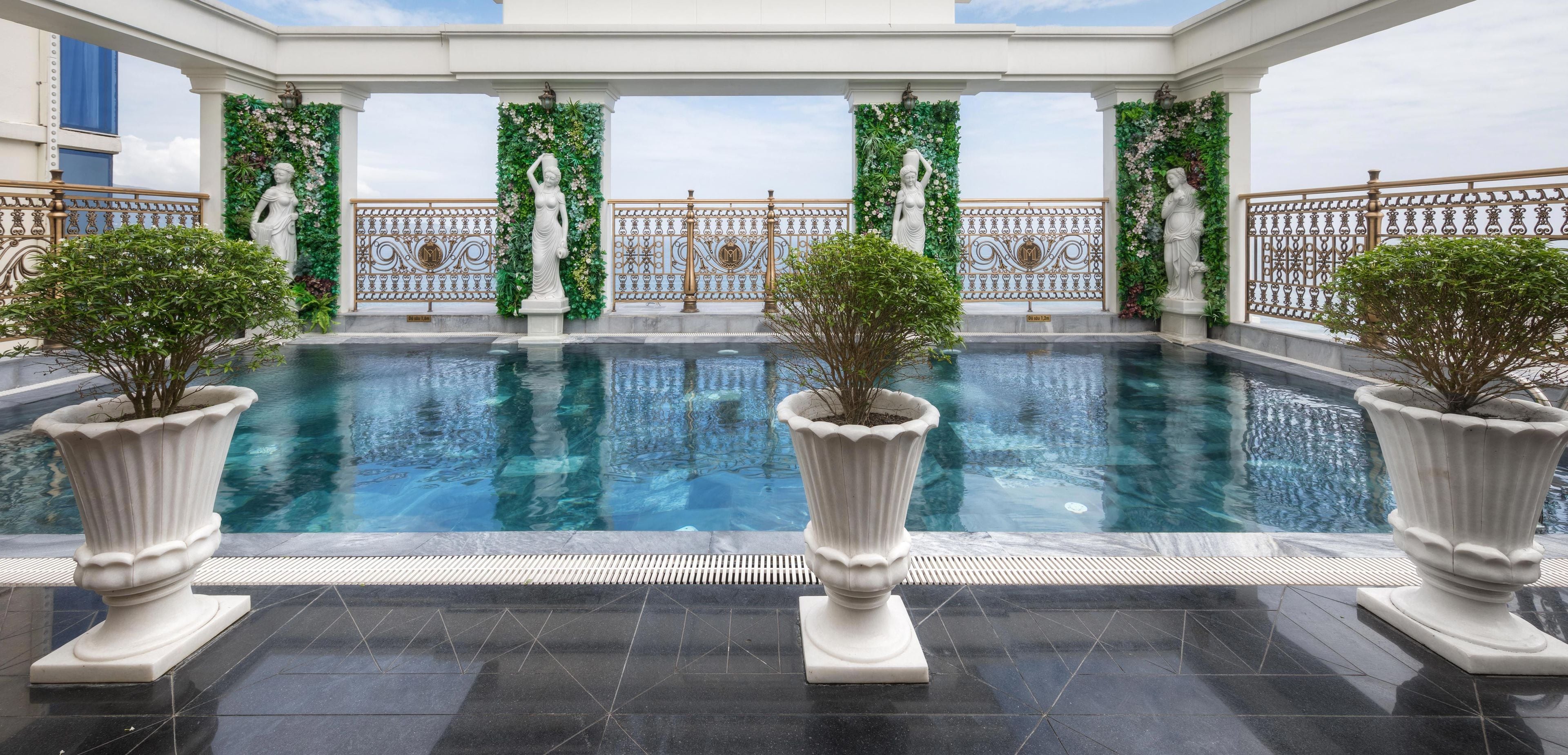 outdoor pool, pool loungers