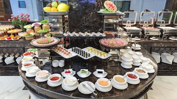 Daily full breakfast (VND 400000 per person)