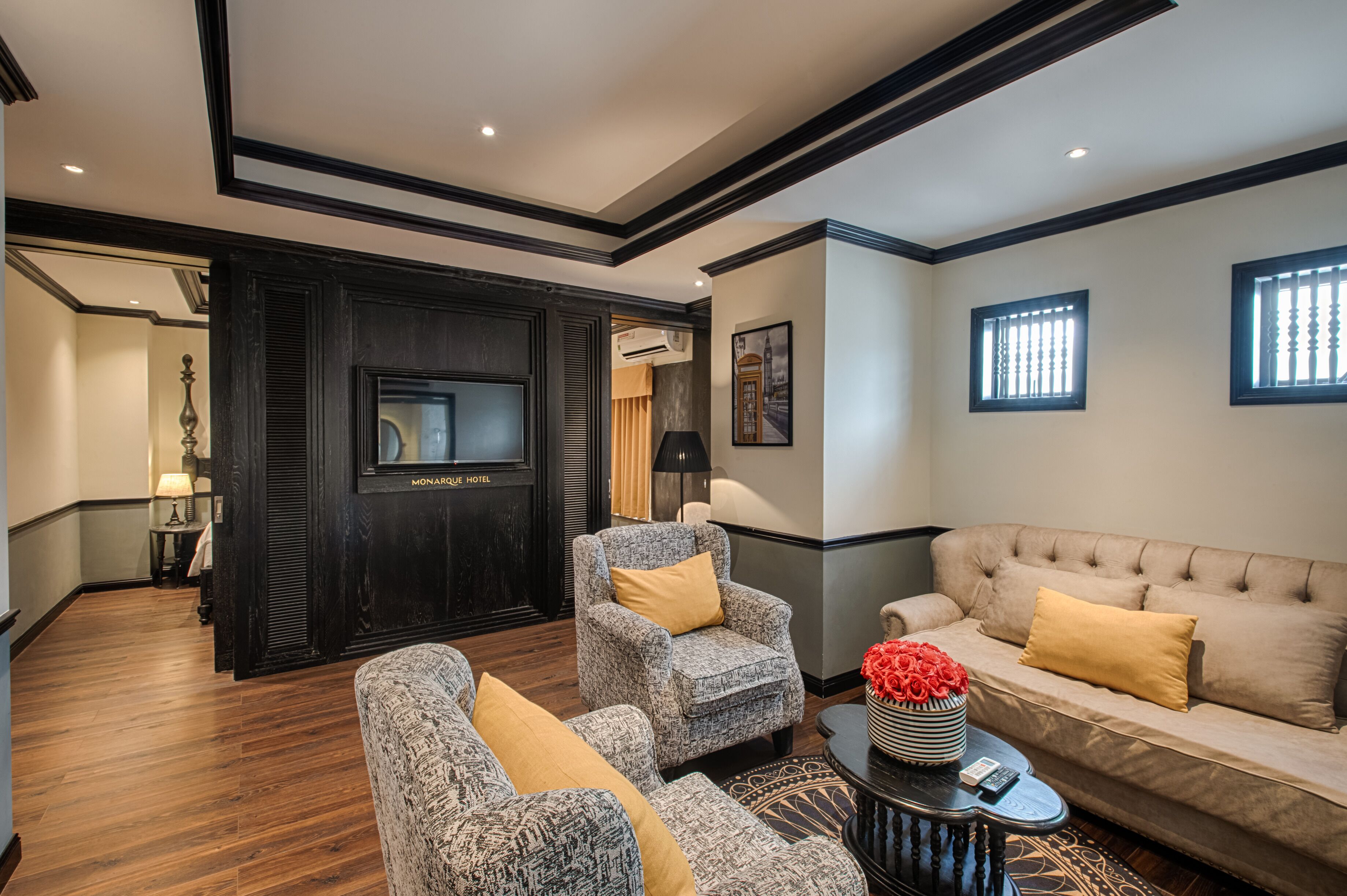 suite family two bedrooms incl afternoon tea | living room | flat-screen tv