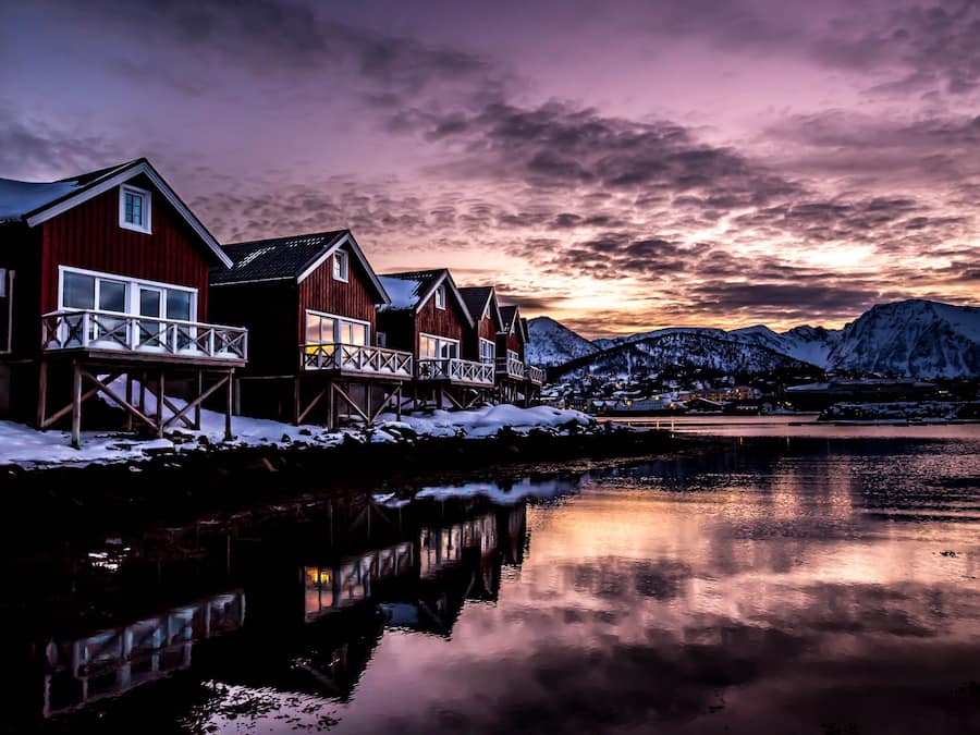 32-inch TV with cable channels