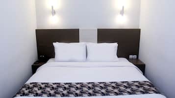 Habitación empresarial | Ropa de cama de alta calidad, escritorio, insonorización y wifi gratis