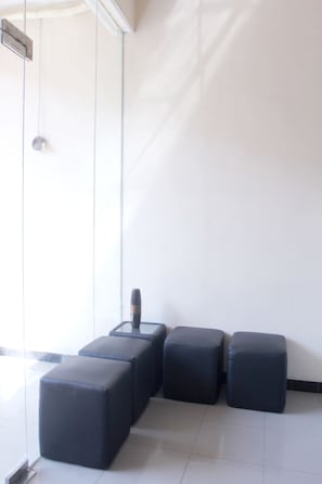 Área de estar no saguão