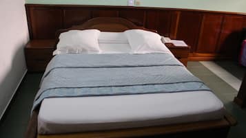 Habitación estándar doble | Escritorio, cortinas opacas, wifi gratis