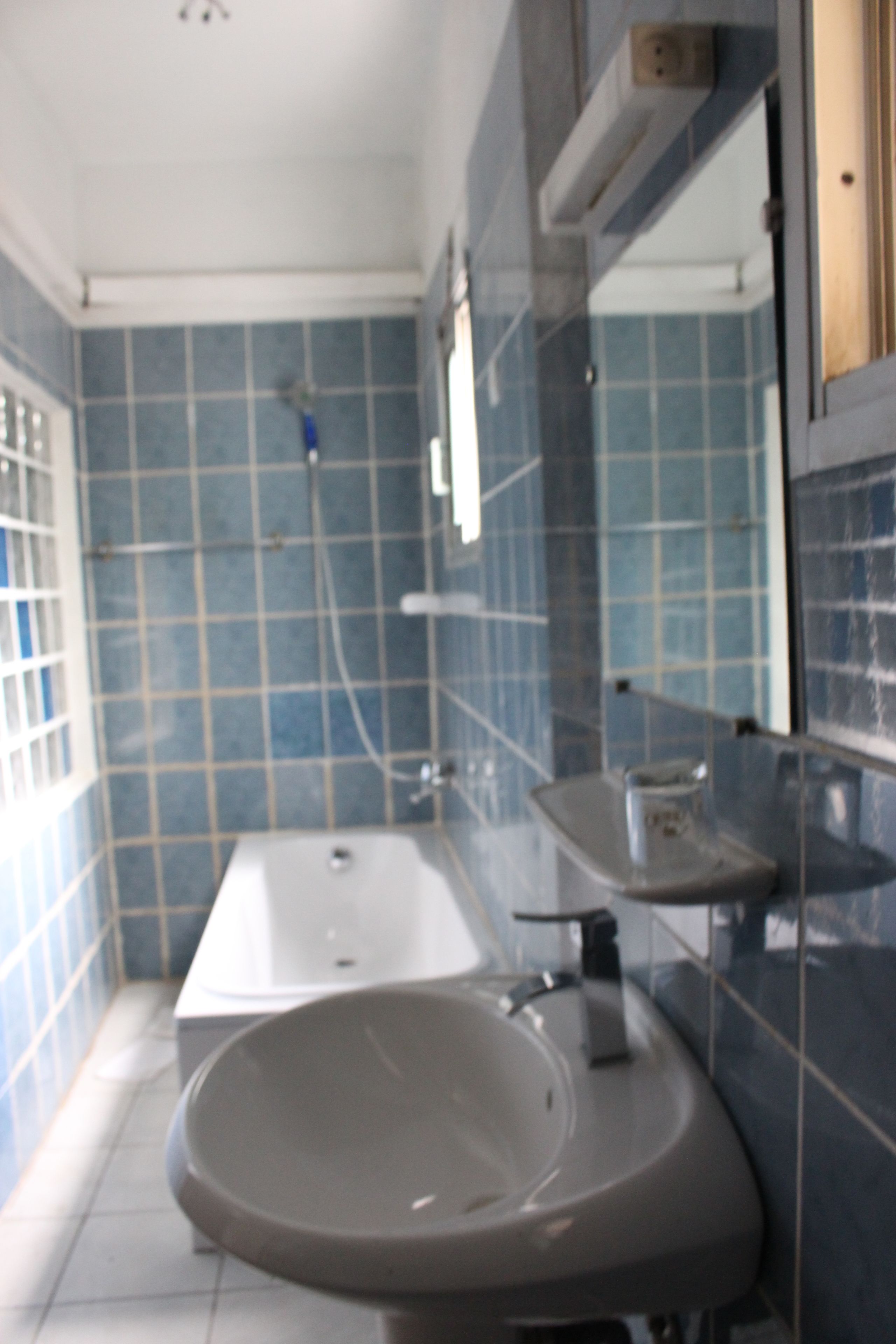 suite | bathroom | towels