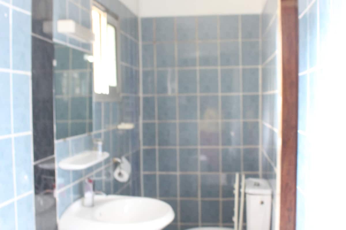 suite | bathroom | towels