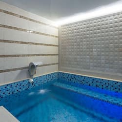 Indoor spa tub
