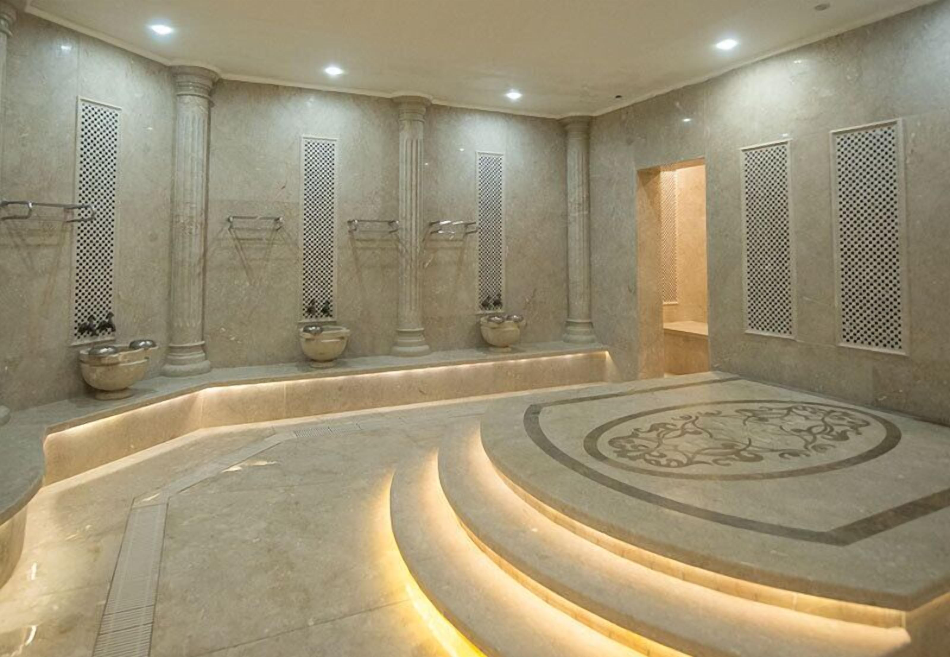 Sauna, höyrysauna, kuumia lähteitä, turkkilainen sauna, vartalohoitoja