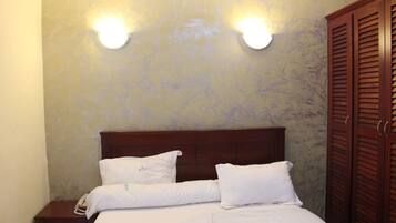 Chambre supérieure | Bureau, rideaux d’obscurcissement, accès au Wi-Fi (inclus)