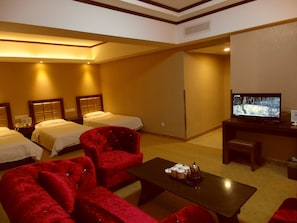 Minibar, in-room safe, desk, iron/ironing board