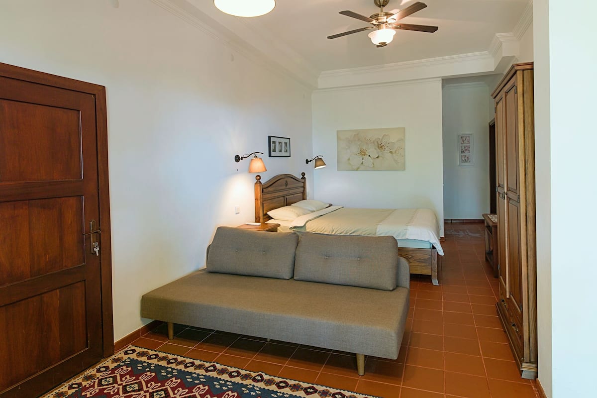 Suite Deluxe, vista al mar | 1 habitación, ropa de cama de alta calidad y camas Select Comfort