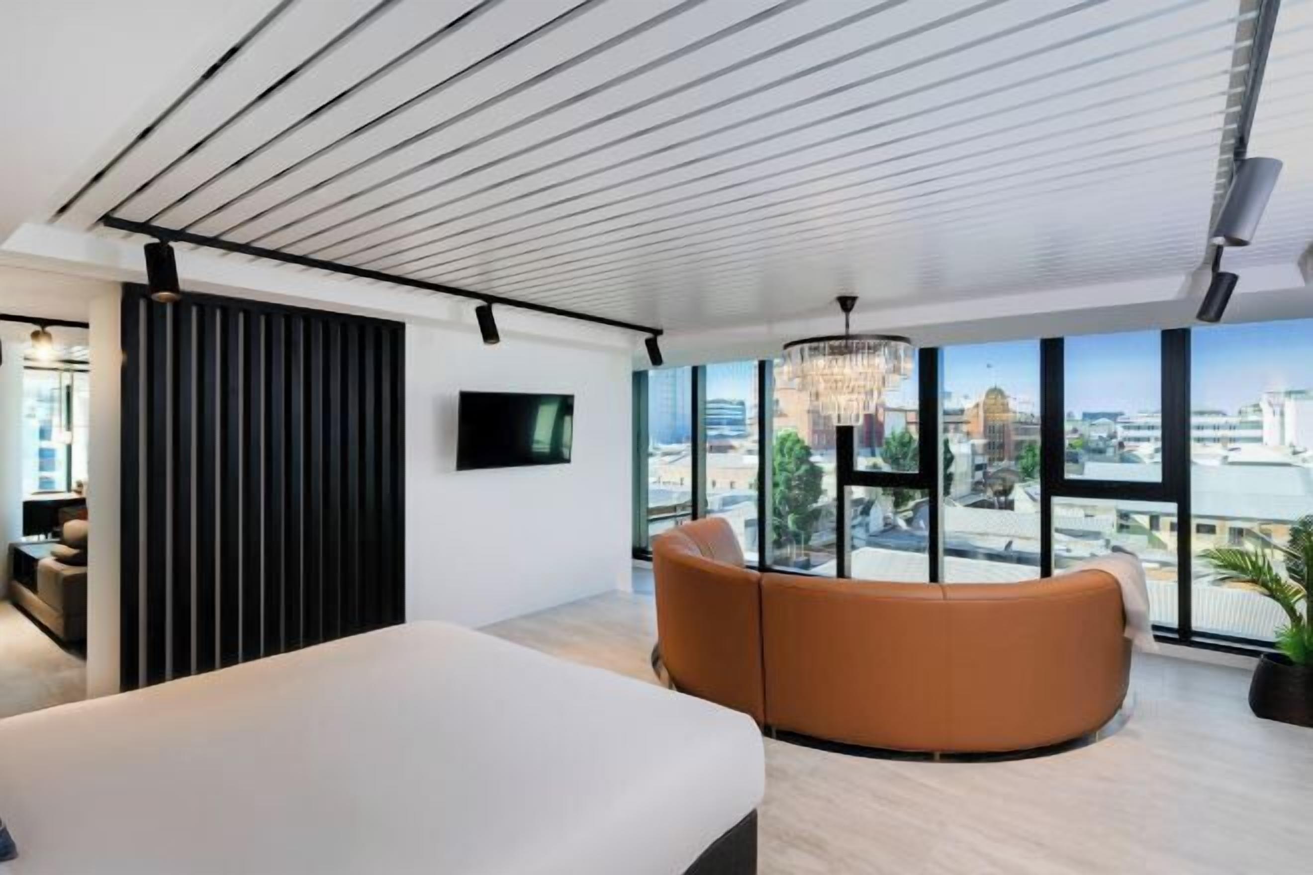 Caja de seguridad en la habitación y decoración personalizada 