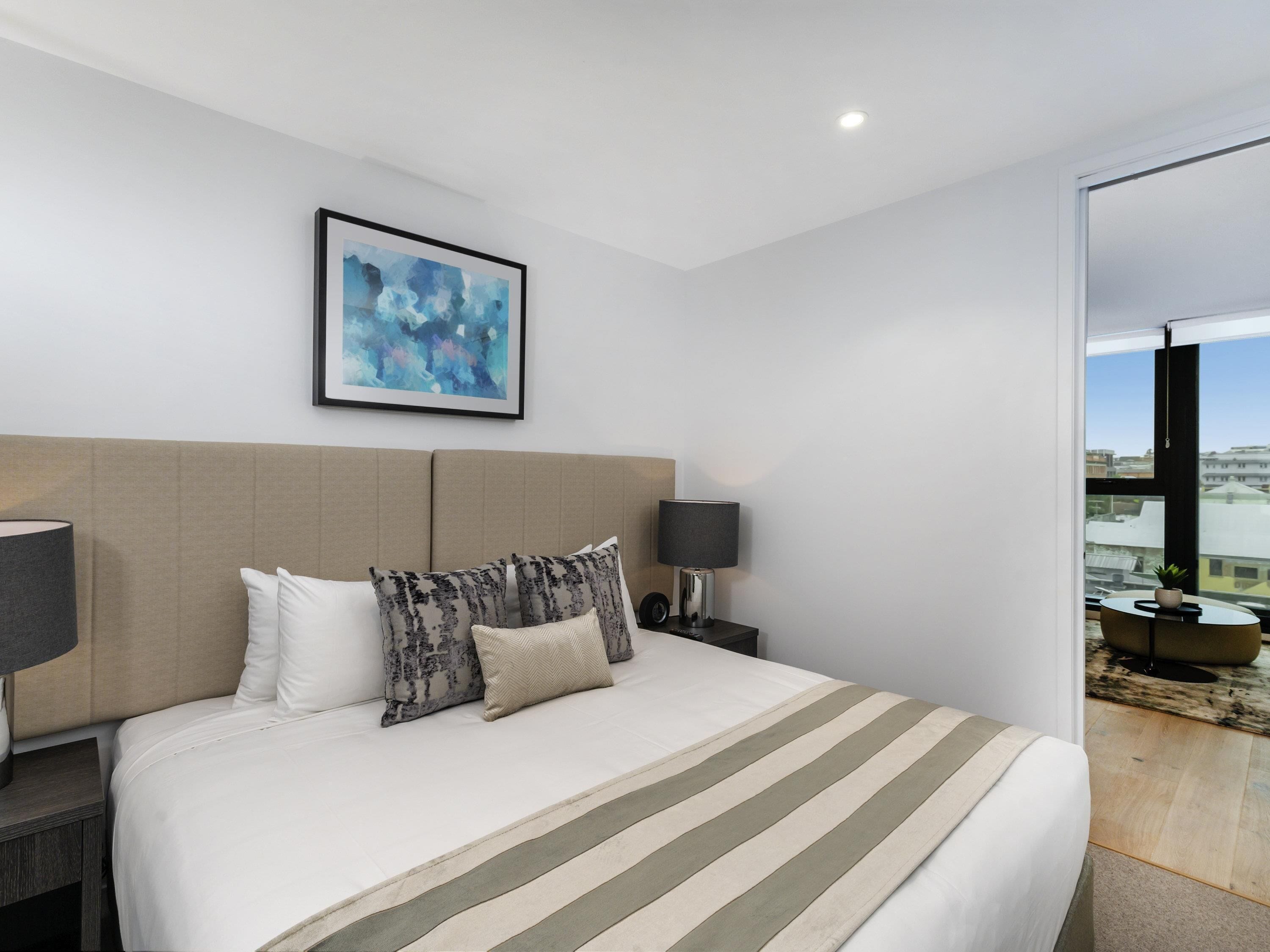 Caja de seguridad en la habitación y decoración personalizada 