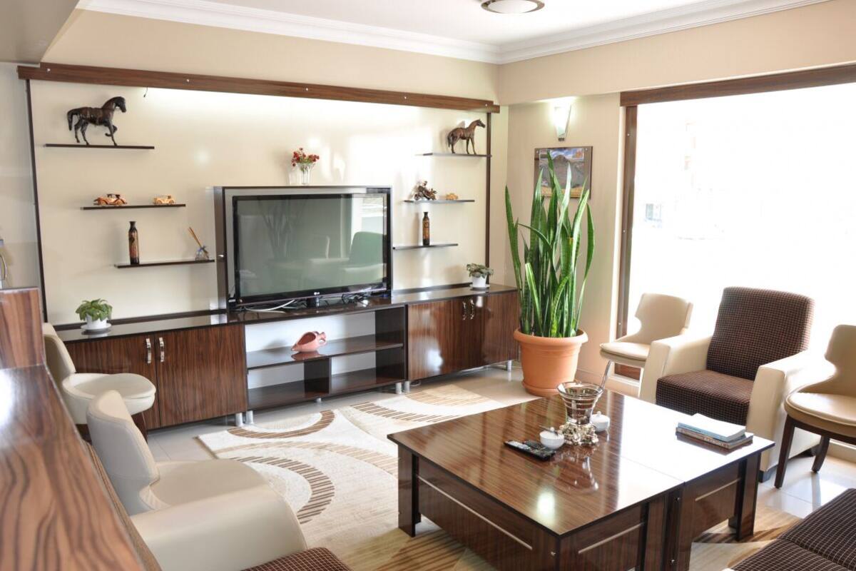 Quarto casal luxo | Roupas de cama premium, frigobar, cofres nos quartos, escrivaninha