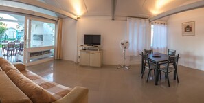 Family Chalet, 2 Bedrooms | Living area