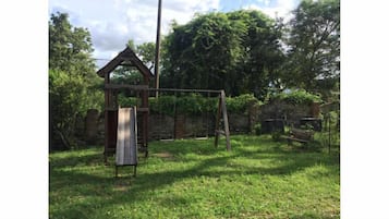Children’s play area – outdoor