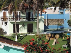 المنطقة المحيطة بالمنشأة