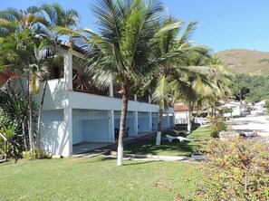 Property grounds - Pousada Biscaia (Angra dos Reis)