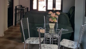 Basic House, 2 Bedrooms, Lakeside | In-room dining - Casa Marajó (Soure)