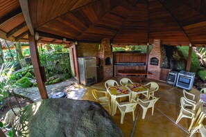 Outdoor dining - Pousada Mata Nativa (Angra dos Reis)