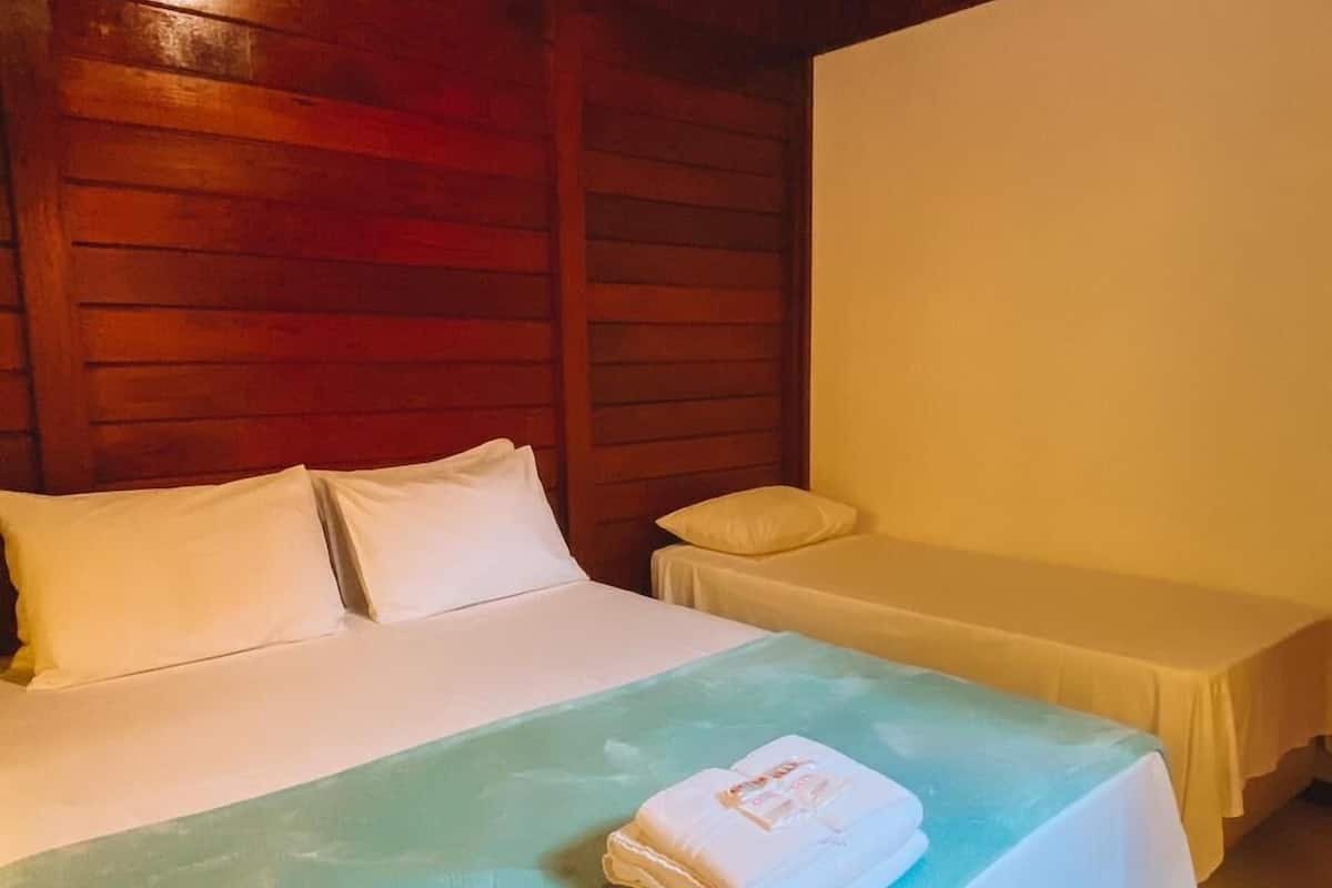 Chalet, meerdere bedden | 1 slaapkamer, een minibar, een kluis op de kamer, geluiddichte muren