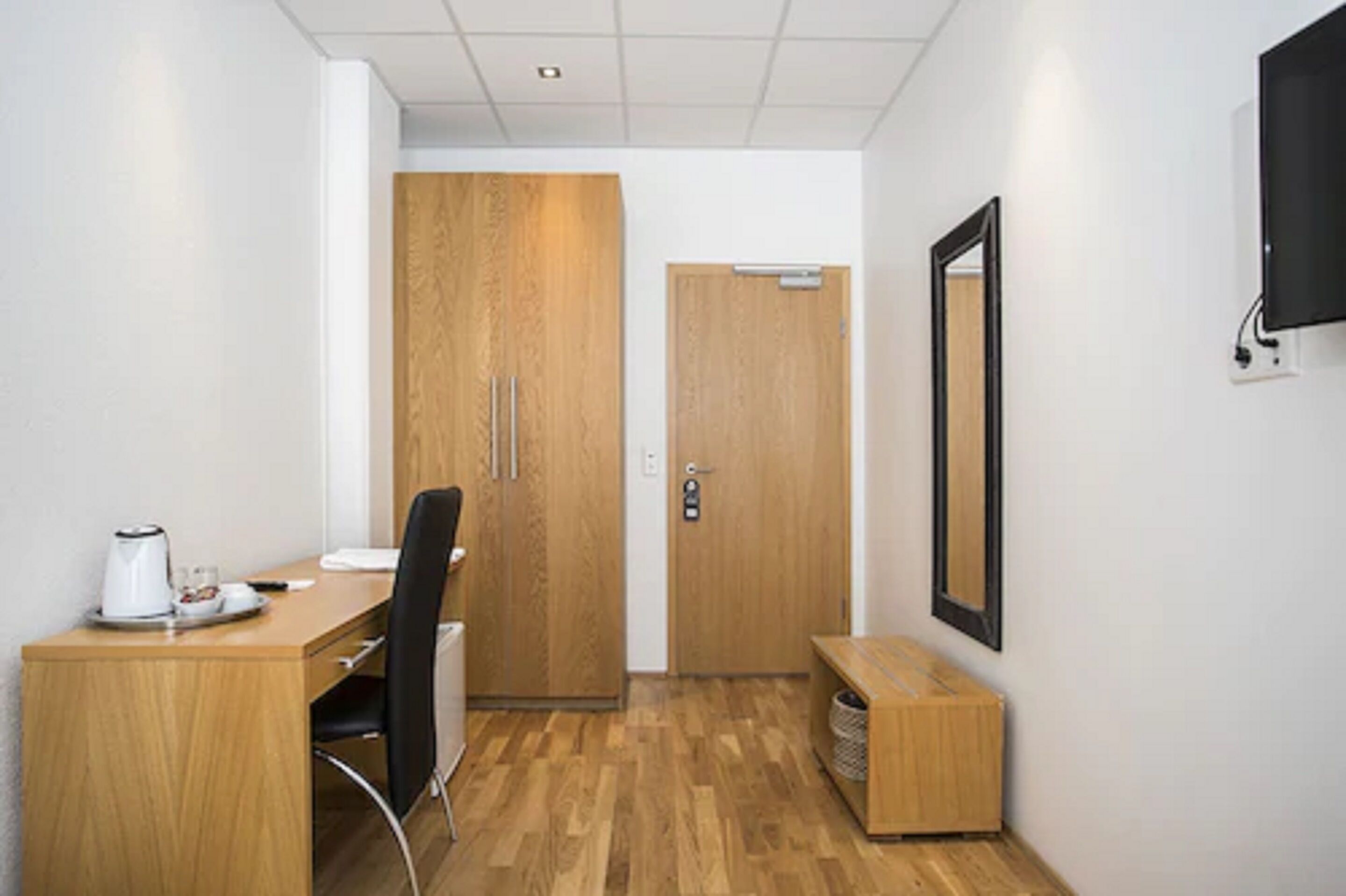 스탠다드 더블룸 | 책상, 암막 커튼, 다리미/다리미판, 무료 WiFi