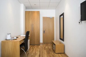 Standard Double Room | Desk, blackout curtains, iron/ironing board, free WiFi - 4th Floor Hotel (Reykjavik)