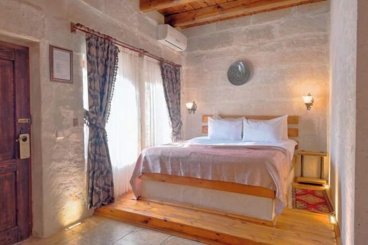 Minibar, in-room safe, desk, soundproofing