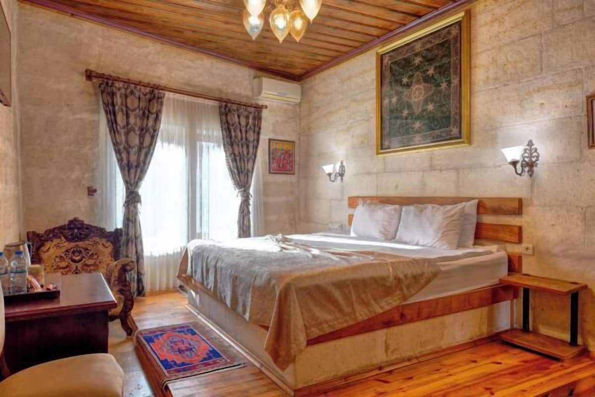 Minibar, in-room safe, desk, soundproofing