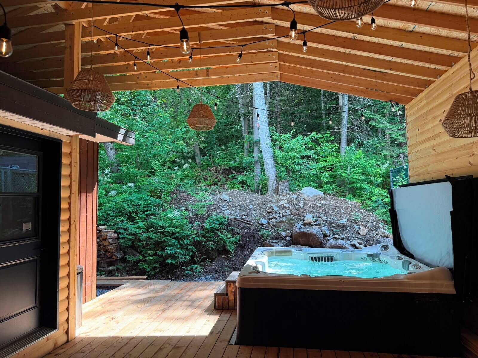 传统小屋, 1 张大床, 热水浴缸, 湖景 | 熨斗/熨板、免费 WiFi、床单