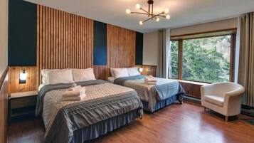 Family Room | Iron/ironing board, free WiFi, bed sheets