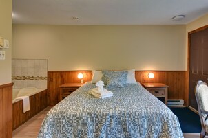 Tabla de planchar con plancha, wifi gratis y ropa de cama 