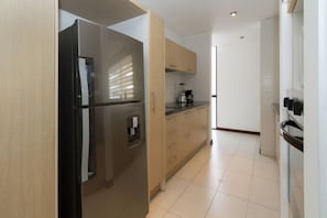 Comfort Apartment, 2 Bedrooms, 2 Bathrooms | Private kitchen