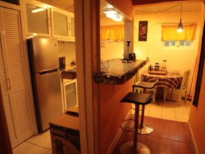 City House, 2 Bedrooms, Kitchen, Garden View | Private kitchen | Fridge, microwave, oven, stovetop