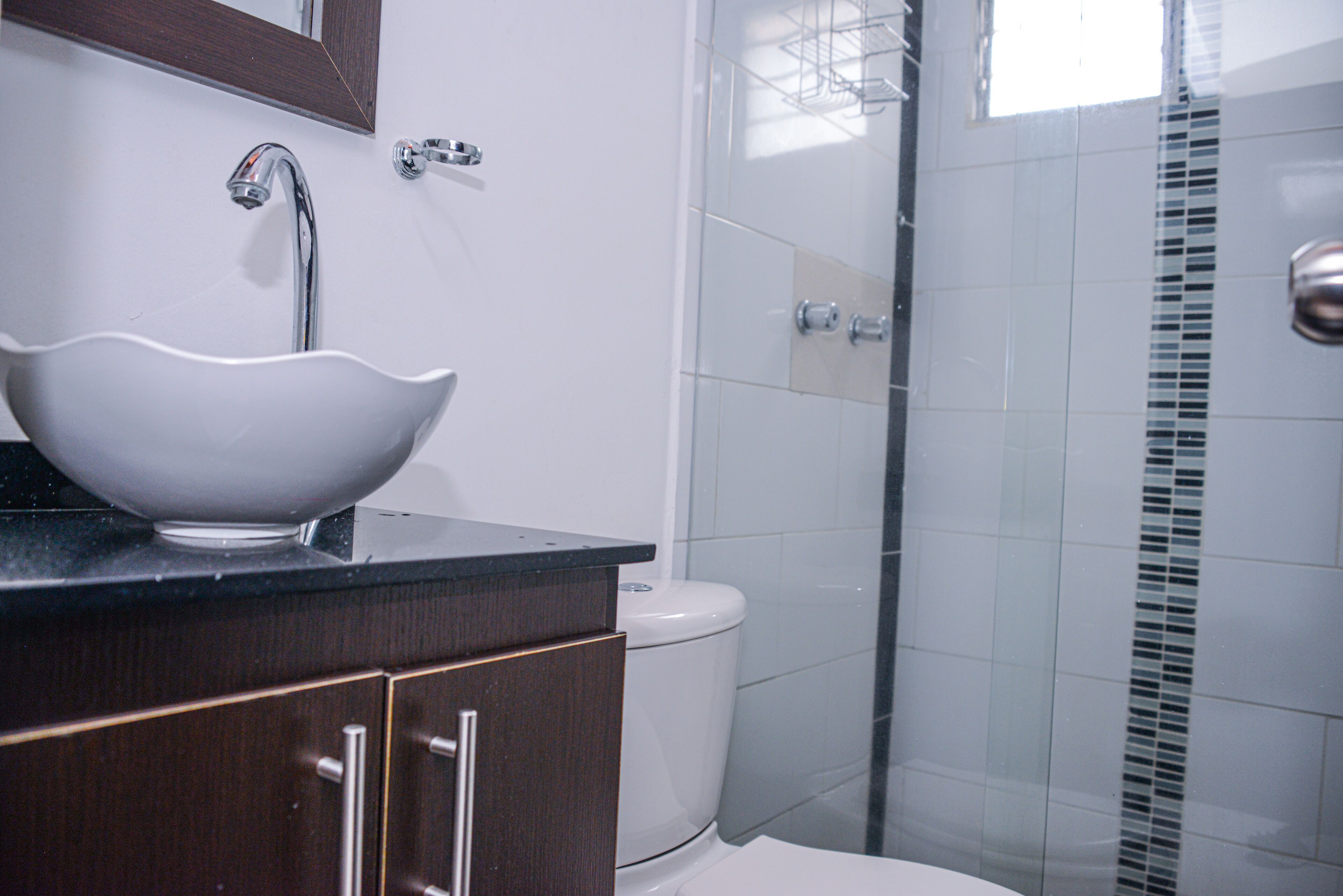 Comfort-Haus, 3 Schlafzimmer (3 Queen Beds) | Badezimmer | Dusche, Haartrockner, Handtücher