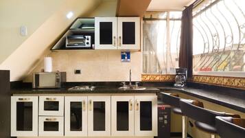 Romantic Apartment, 1 Bedroom, Hot Tub (1 Queen Bed) | Private kitchen | Fridge, microwave, stovetop, toaster