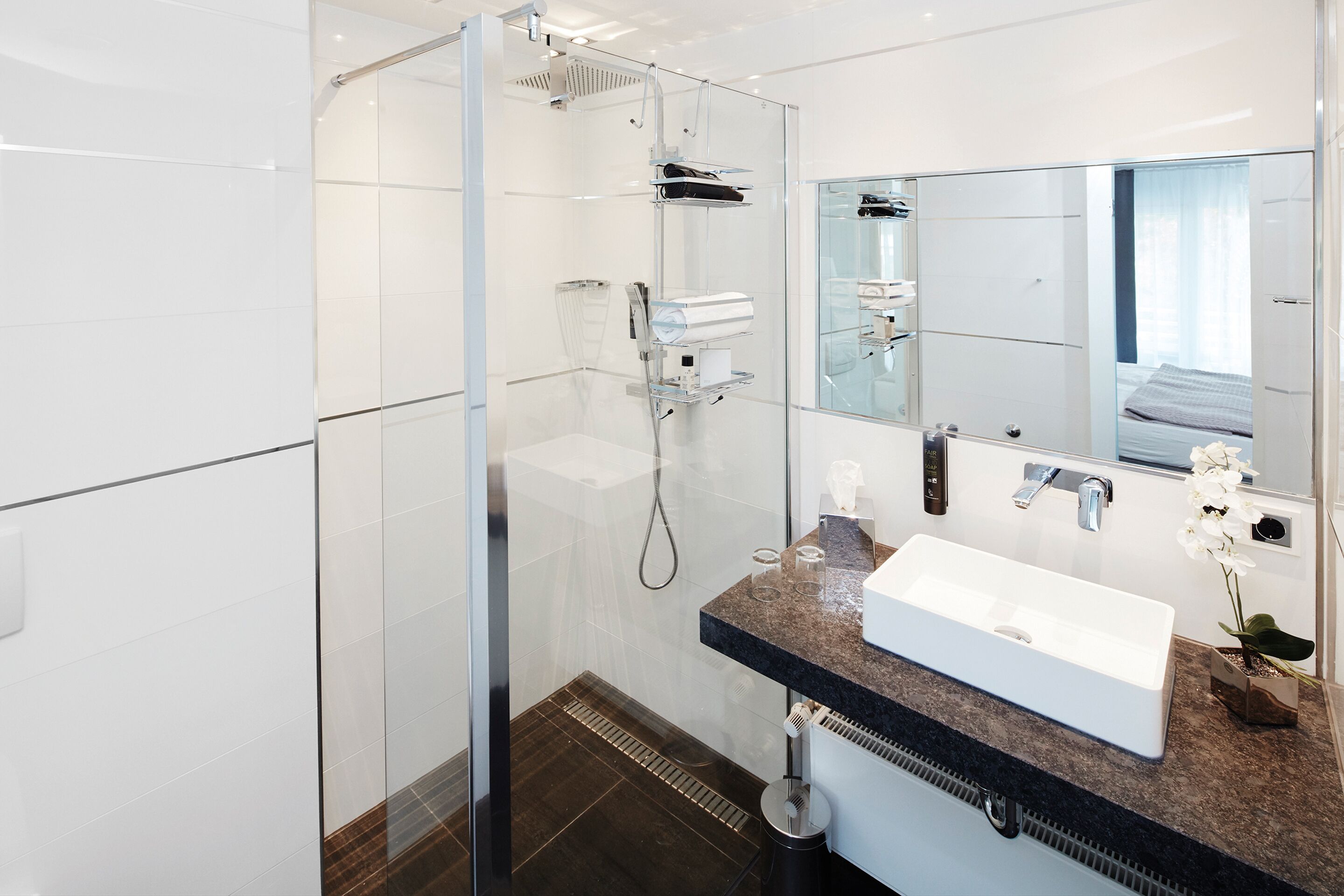 shower, rainfall showerhead, free toiletries, hair dryer