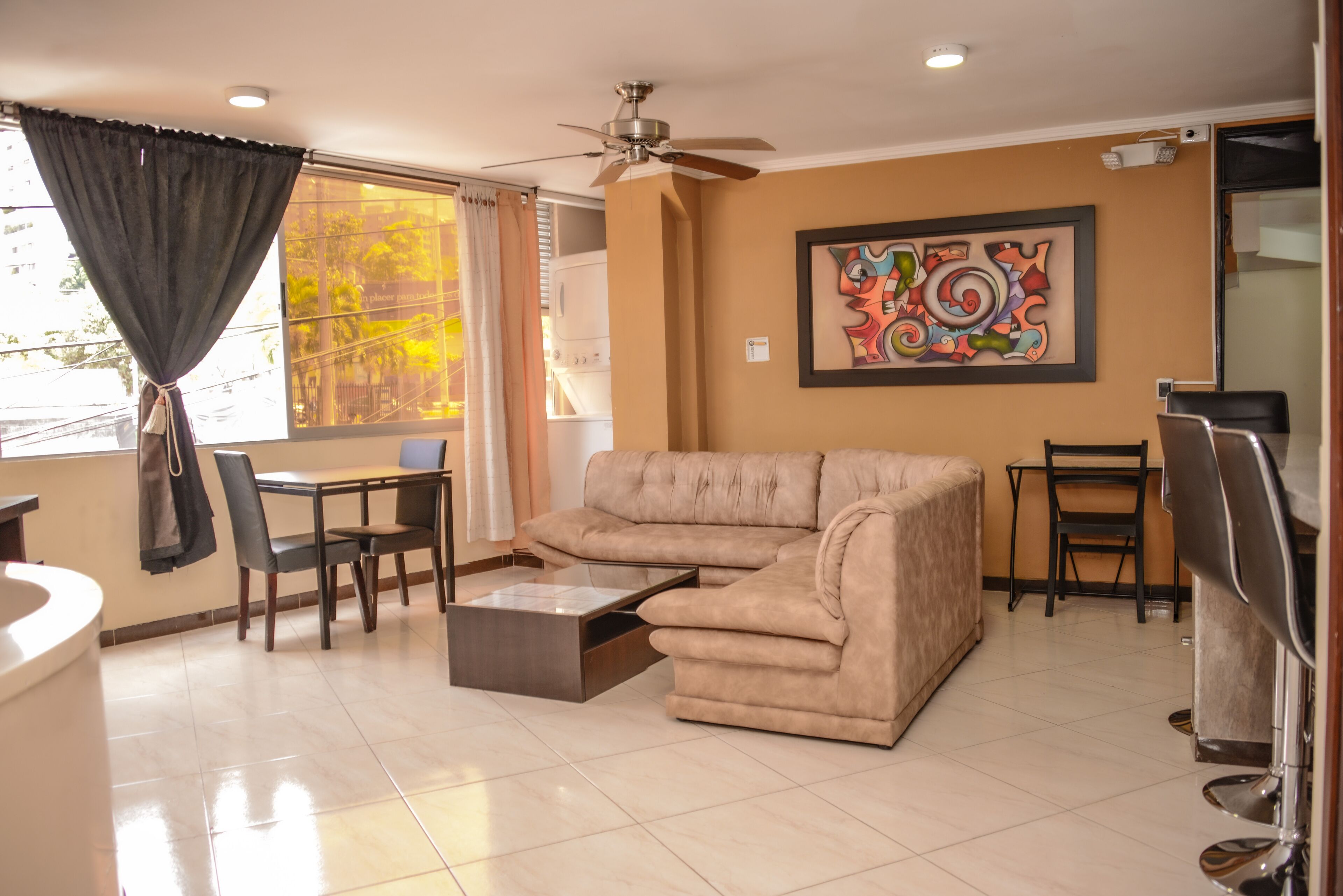 Comfort Apartment, 2 Bedrooms, Hot Tub (2 Queen Beds) | Living room | 32-inch flat-screen TV with cable channels, TV