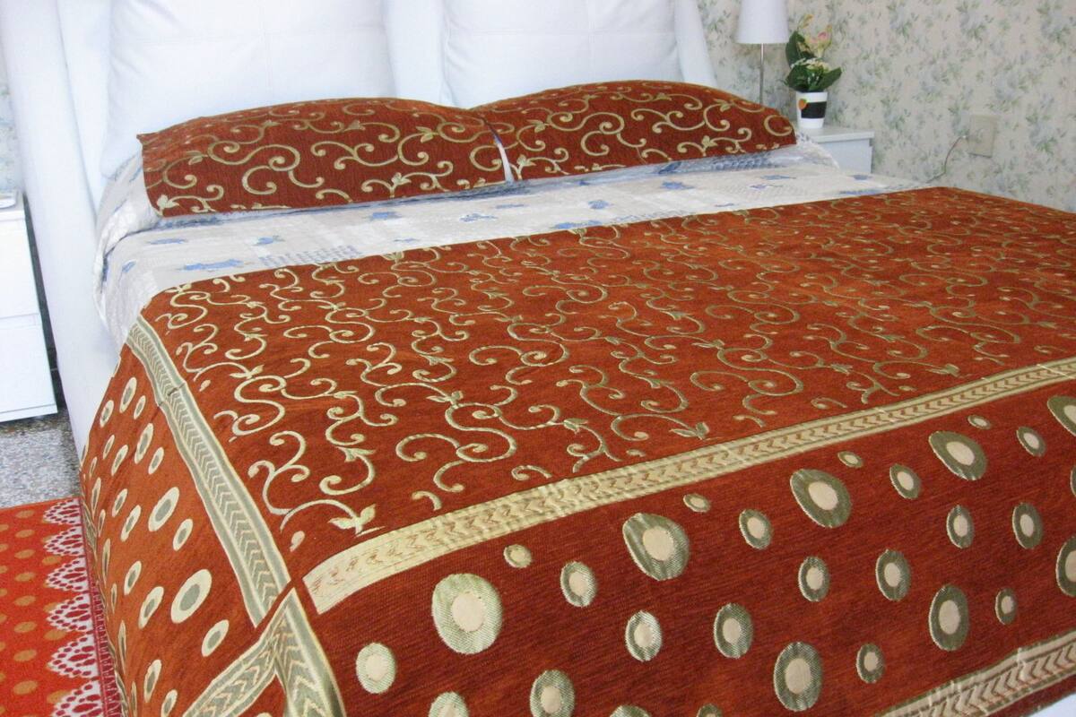 Desk, iron/ironing board, free cots/infant beds, rollaway beds