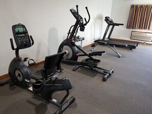 Gym - Denison Inn & Suites (Denison)