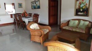 Unclassified image, 5 of 6, button - Tropi Isle villa (Canaan)